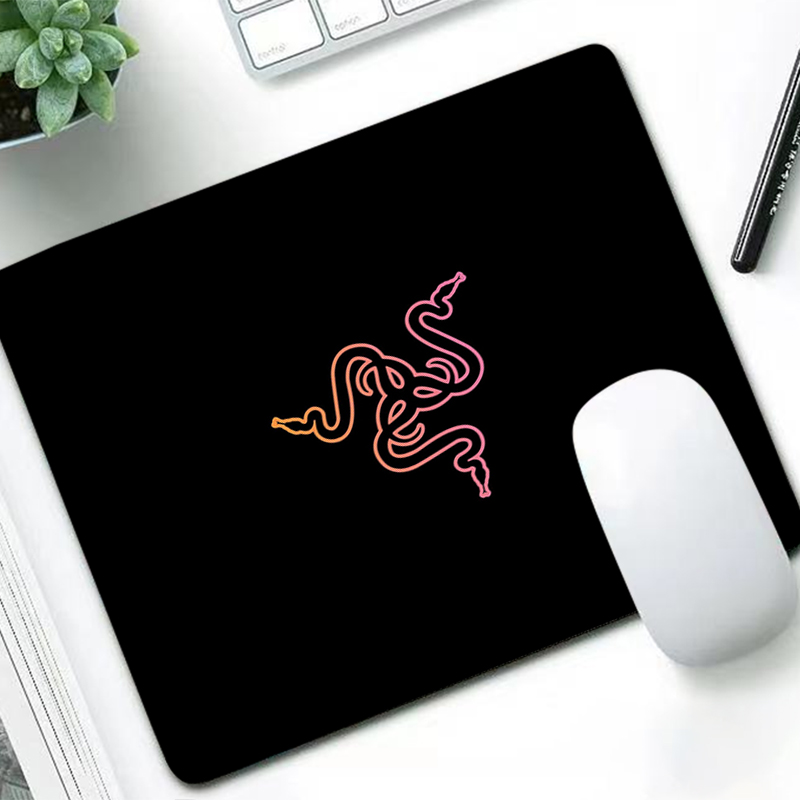 Razer Luxury Mouse Pad Anime G - đánh giá và giá Laptop Accessories For Programmers